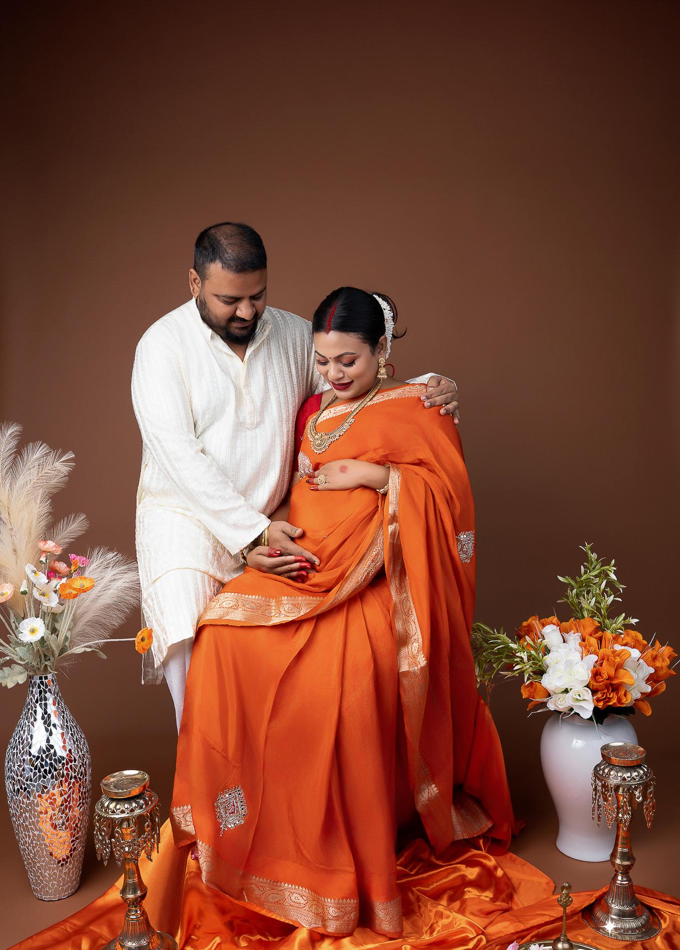 Maternity portrait at golden hour by Eraya Studios